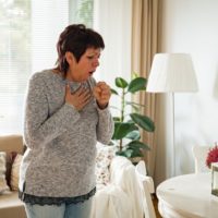 How to calm an asthma attack naturally ?