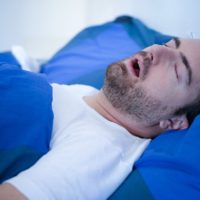 Afraid of suffocating at night : what solution to breathe correctly ?